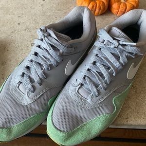 Nike shoes size US 8 men